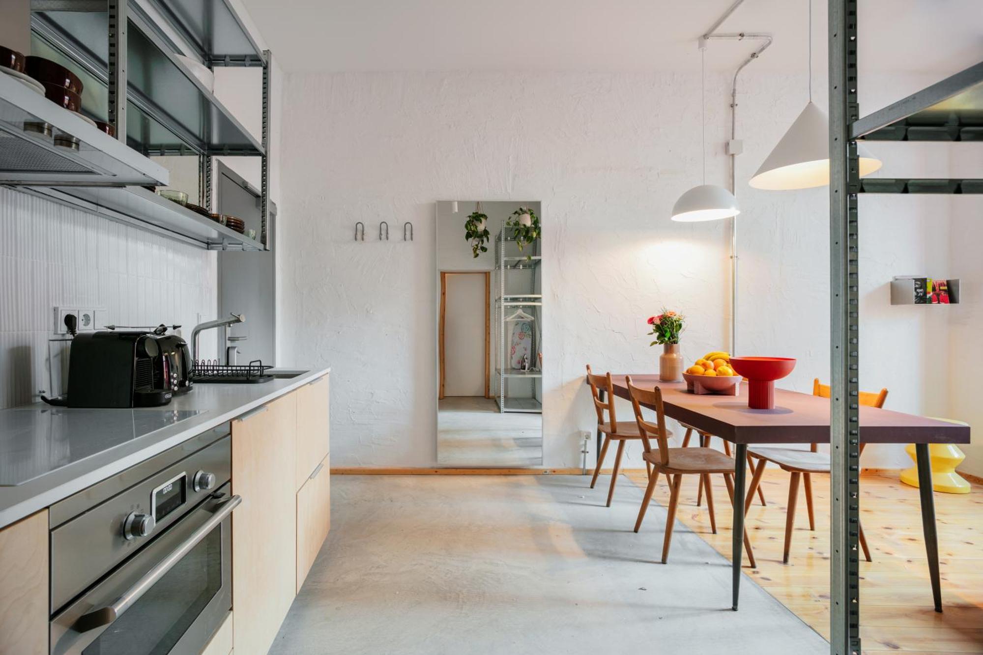 Flattering Suites — Photos 1